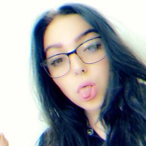 Meet your Posher, Kacey